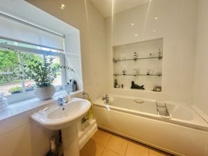 Family Bathroom - click for photo gallery